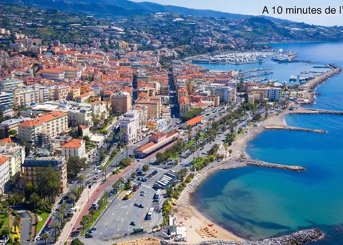 2 Pieces, Vue Panoramique מנטון