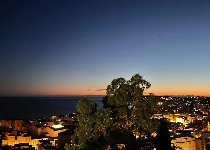 2 Pieces, Vue Panoramique Menton